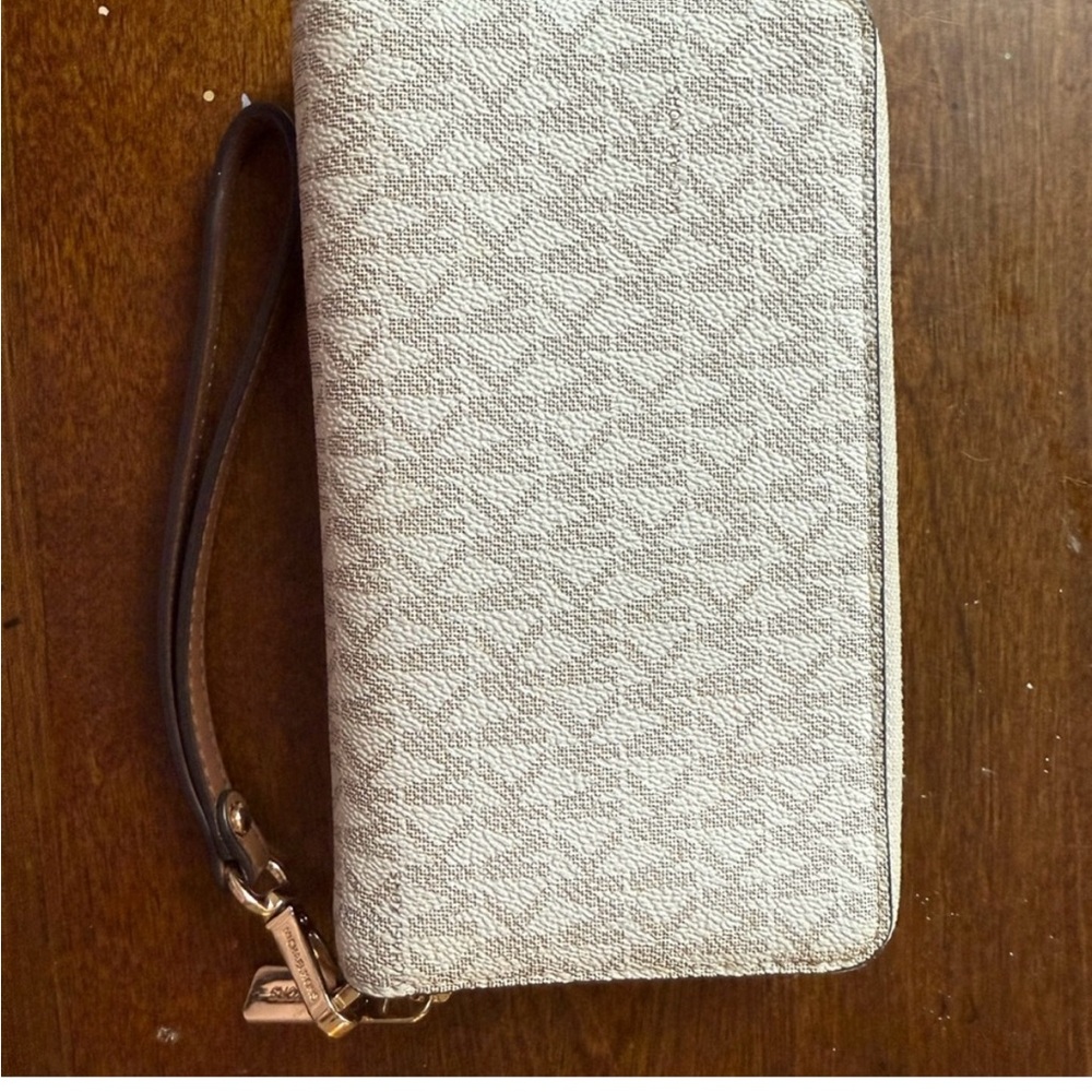 Michael Kors Cream and Gold Wristlet - Picture 2 of 3